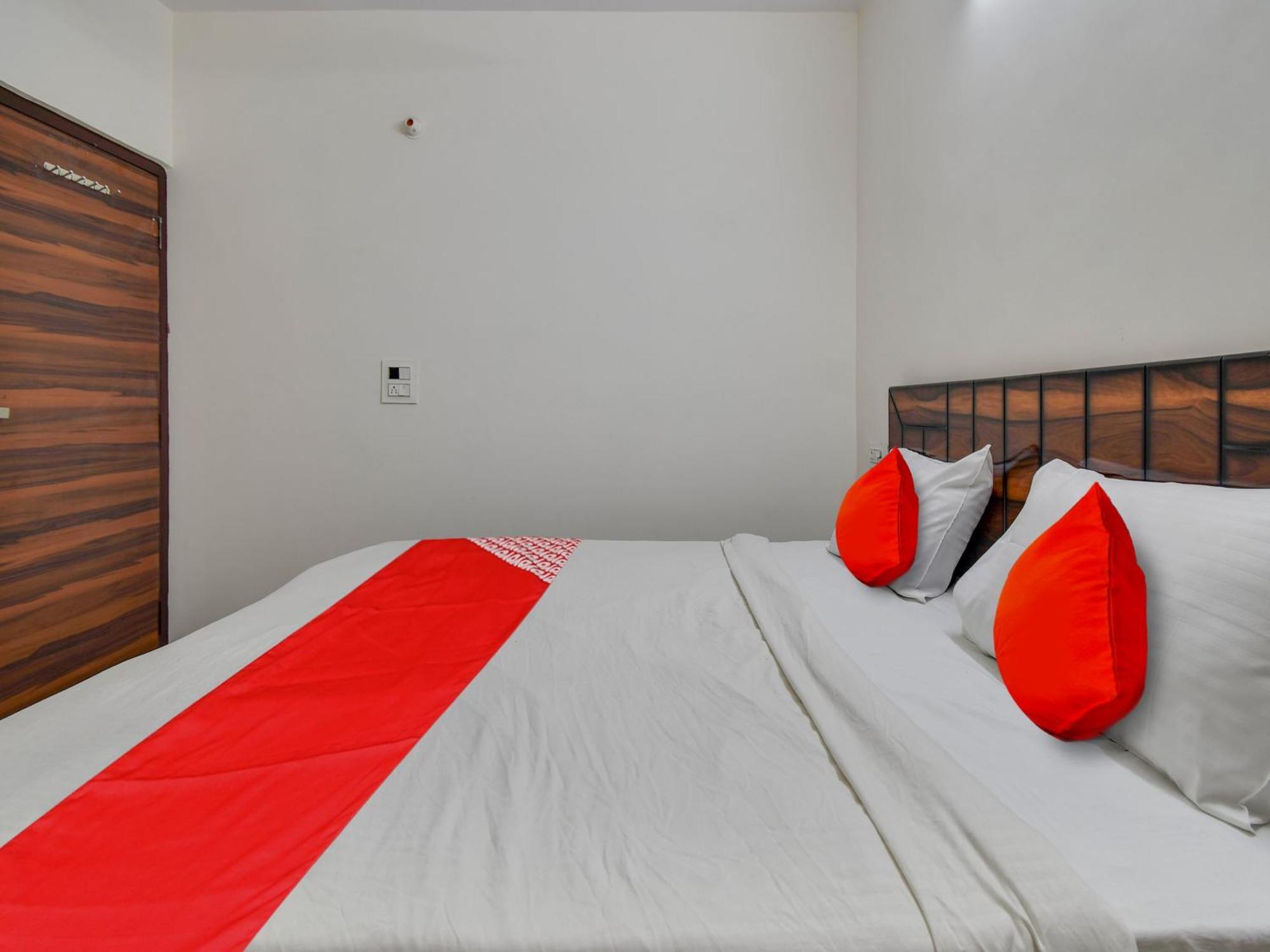 Hotel O Dream Palace Nuova Delhi Esterno foto