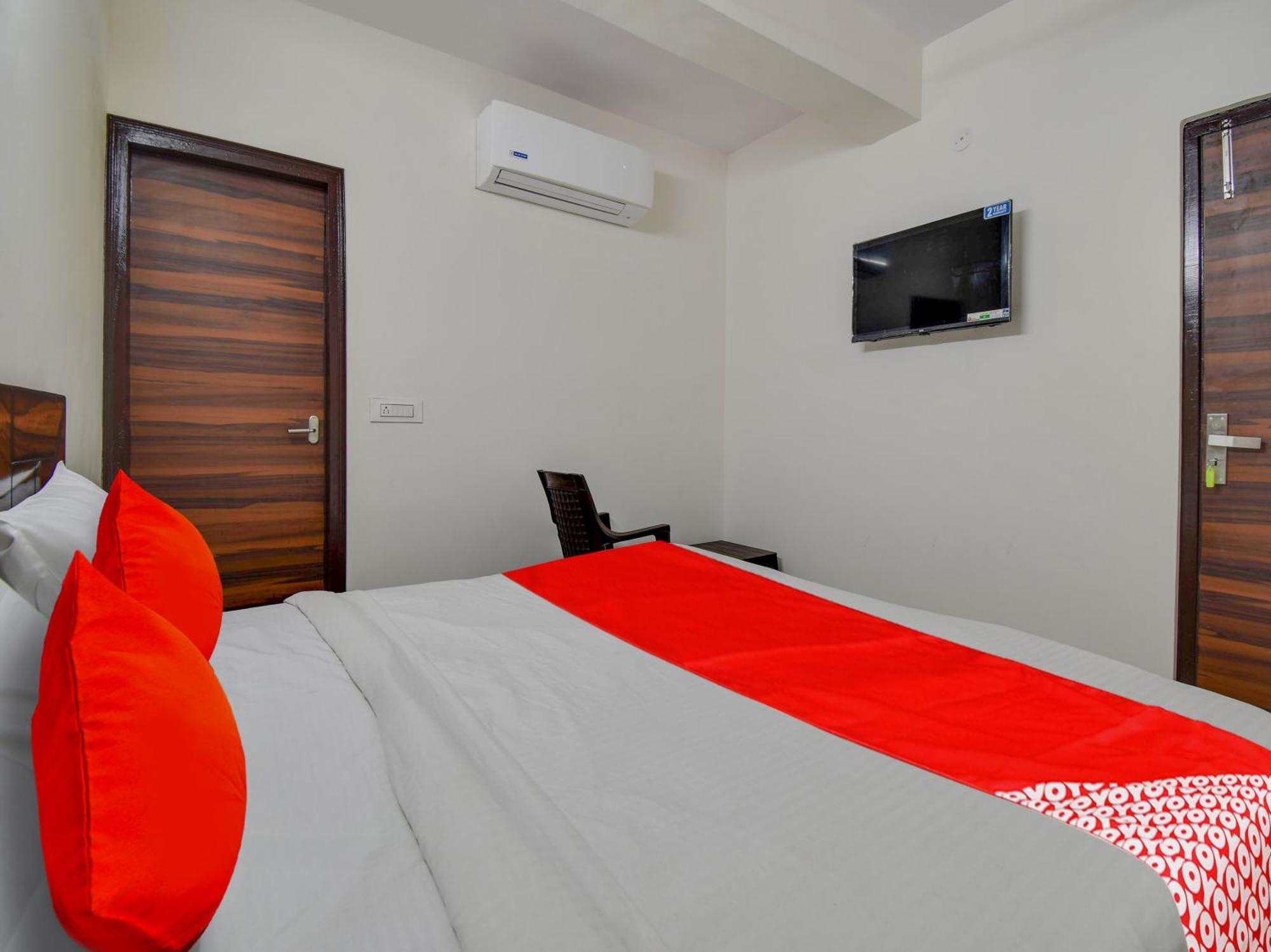 Hotel O Dream Palace Nuova Delhi Esterno foto