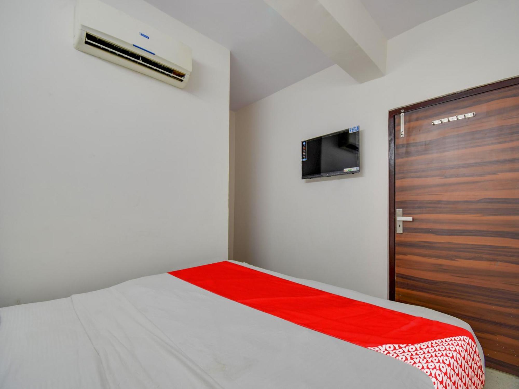 Hotel O Dream Palace Nuova Delhi Esterno foto